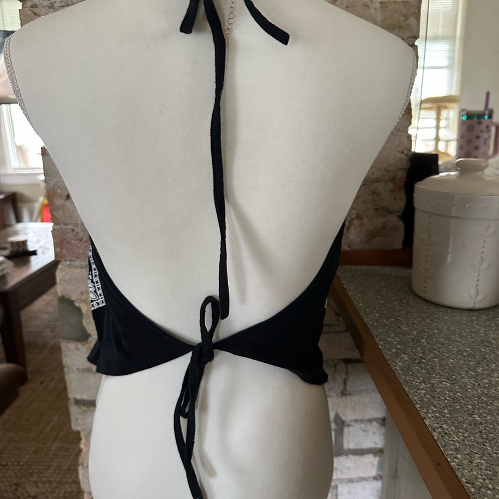 Elegant Black Paisley Halter Top - Picture 2 of 4